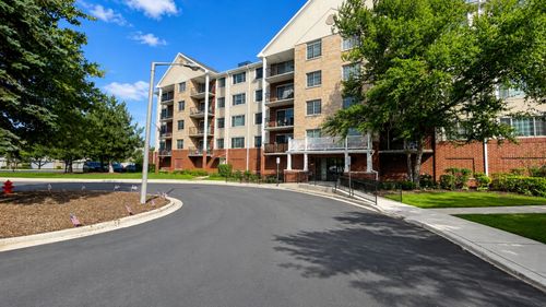 502-2301 Oakmont Way, Darien, IL, 60561-5526 | Card Image