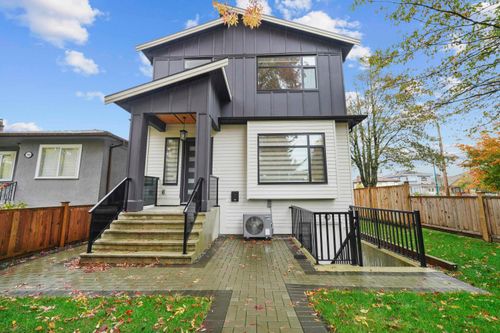 2995 17th Ave E, Vancouver, BC, V5M2N4 | Card Image