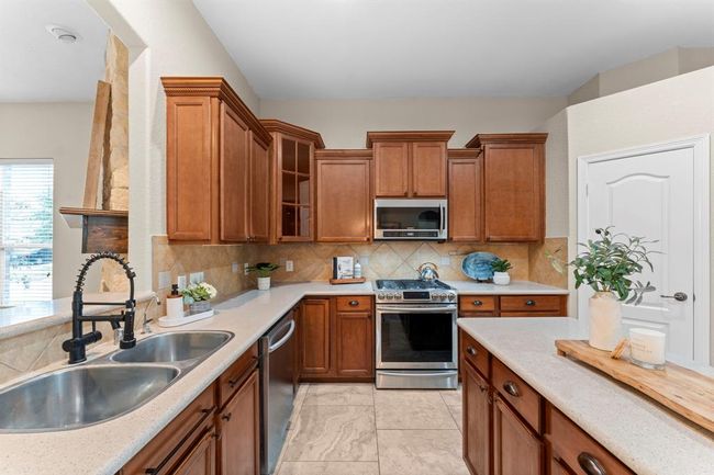2803 Lockeridge Place Dr, House other with 6 bedrooms, 3 bathrooms and 2 parking in Spring TX | Image 18