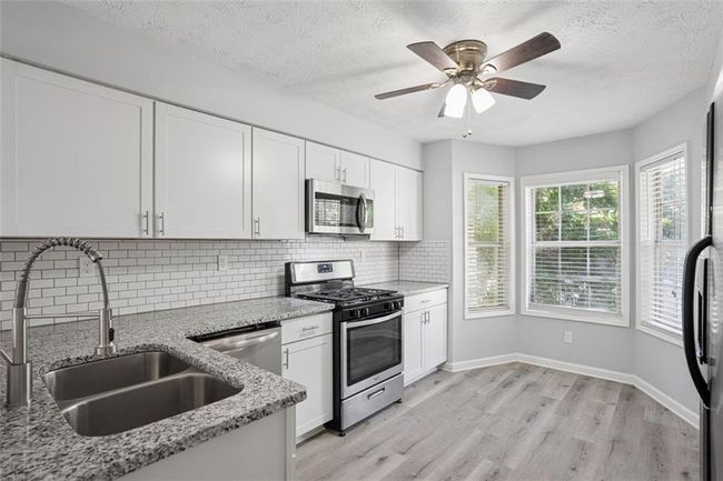 6430 Oakleaf Way Way, Condo with 3 bedrooms, 2 bathrooms and null parking in Morrow GA | Image 7