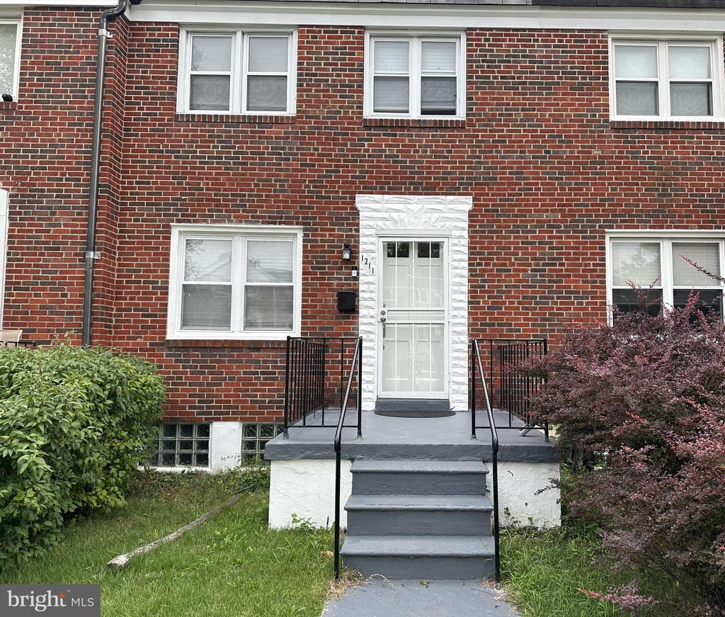 Deanwood Rd, Parkville, MD 21234