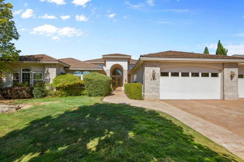 256 Island Pointe Dr, Medford, OR, 97504-9453 | Card Image