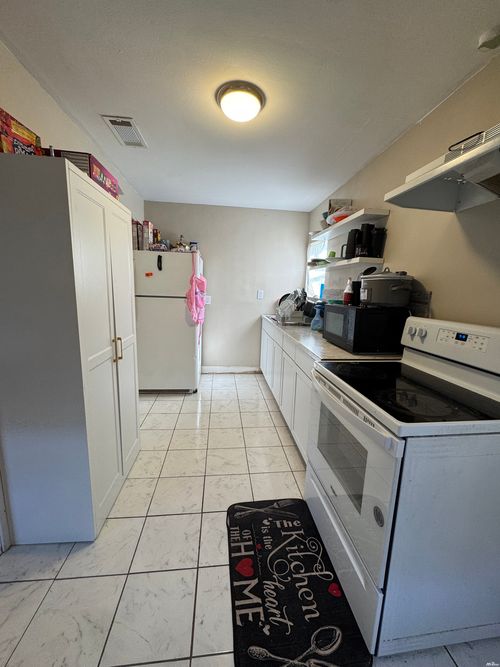 915 N Mesa St, Carlsbad, NM, 88220-5143 | Card Image
