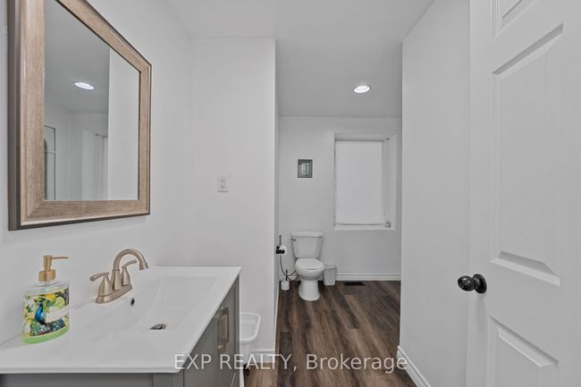 209 Rubidge St, House other with 5 bedrooms, 2 bathrooms and 1 parking in Peterborough ON | Image 8