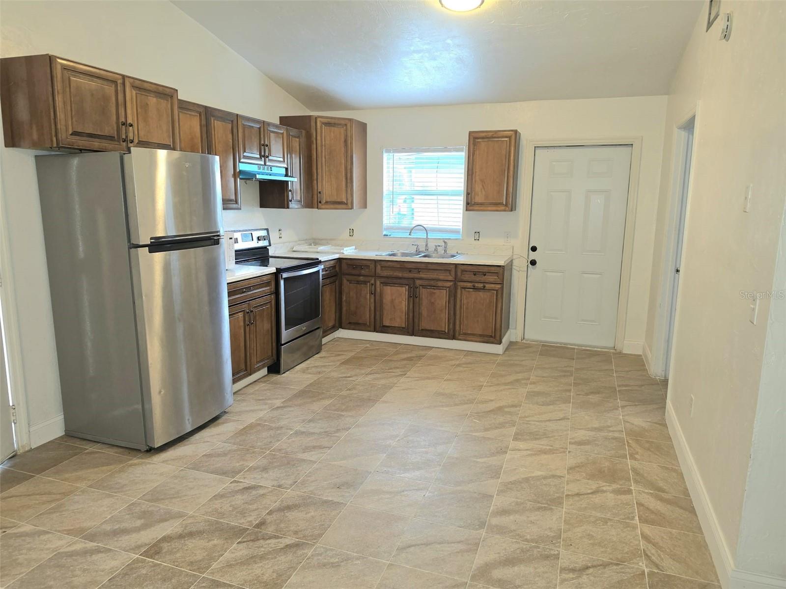 Residential Lease in ARCADIA 5