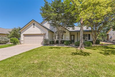 This one story home has amazing curb appeal | Image 1