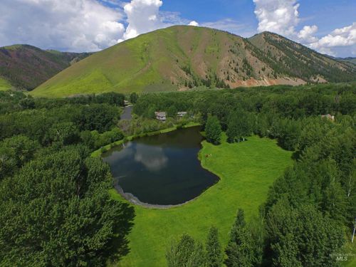 168 & 162 Wilderness Dr, Ketchum, ID, 83340 | Card Image