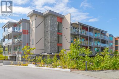 205 - 10670 Mcdonald Park Rd, Condo with 2 bedrooms, 2 bathrooms and 2 parking in North Saanich BC | Image 3