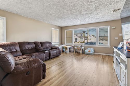 1716 Camp Ave, Merrick, NY, 11566-2517 | Card Image