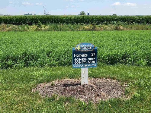 831 Capitol Dr, DANE, WI, 53529-9527 | Card Image