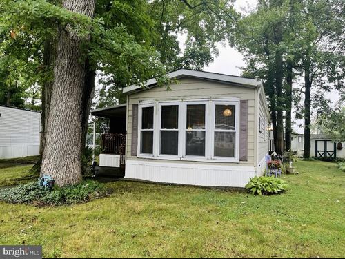 1 Forest Dr, East Windsor, NJ, 08520-1904 | Card Image