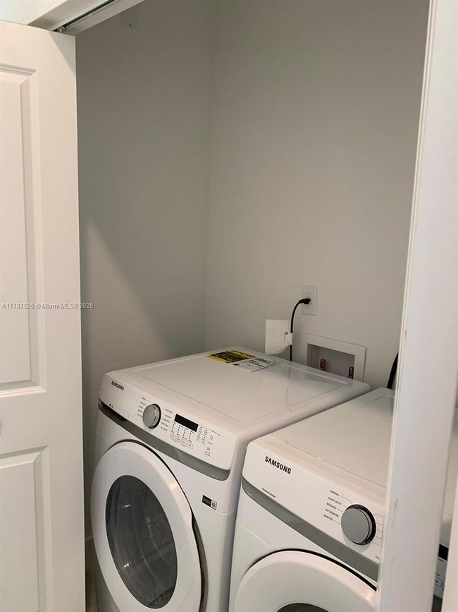 1 - 899 Sw 10 Th St, Home with 3 bedrooms, 2 bathrooms and null parking in Pompano Beach FL | Image 5