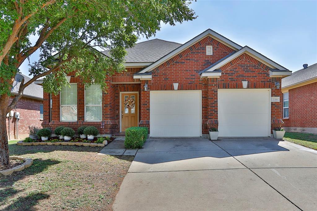 2316 Grand Rapids Drive, For Sale in Fort Worth Zoocasa