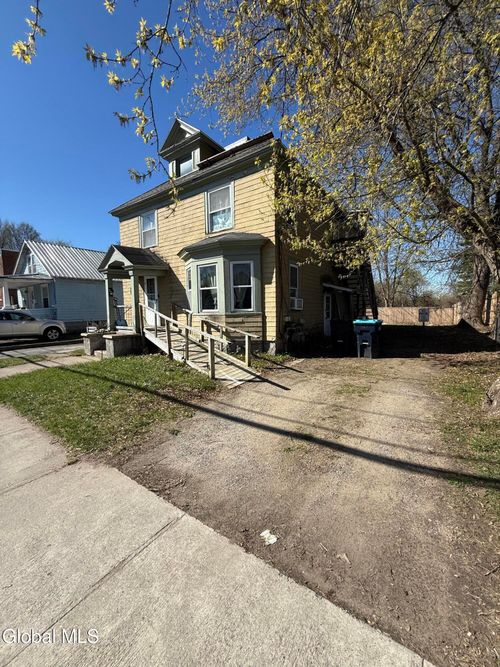 9 Feeder St, Hudson Falls, NY, 12839-1401 | Card Image