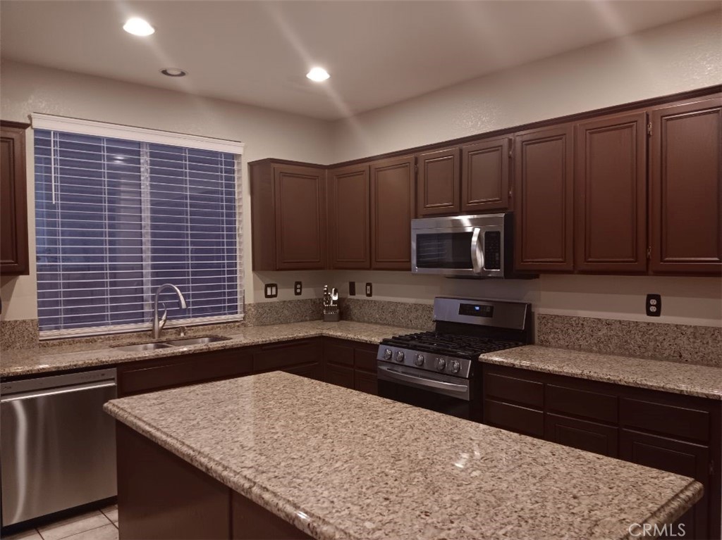 Residential in Corona 4