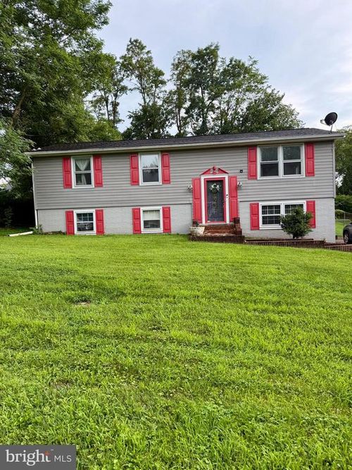 408 E F St, BRUNSWICK, MD, 21716-1527 | Card Image