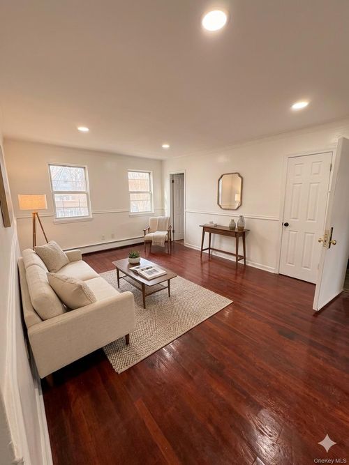 2-10919 202, New York, NY, 11412 | Card Image