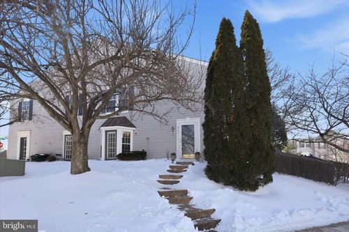 9332 Wax Myrtle Way, MANASSAS, VA, 20110-5982 | Card Image