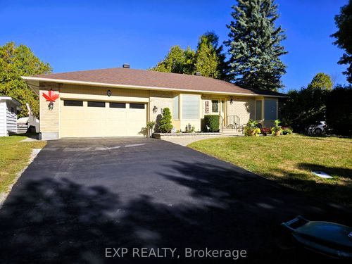 16 Evelyn St, Stittsville, ON, K2S1M9 | Card Image