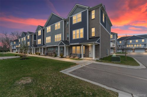 2934 Artemis, Troy, MI, 48085 | Card Image
