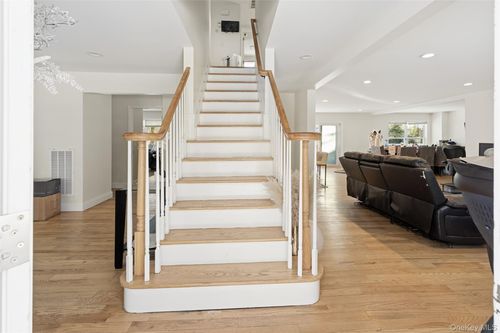 336 Nicolls Rd, Deer Park, NY, 11729-1806 | Card Image