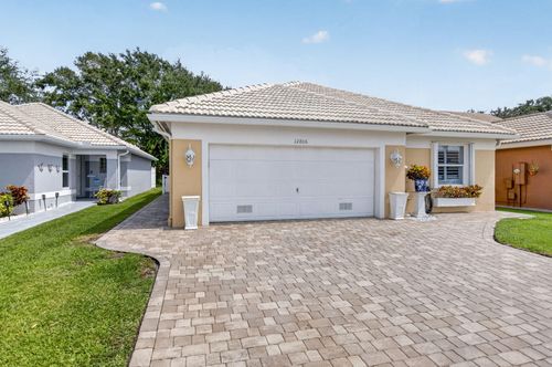 12806 Hampton Lakes Cir, Boynton Beach, FL, 33436-8202 | Card Image