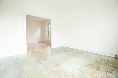 710 Revere Ave, Bronx, NY, 10465-2414 | Card Image