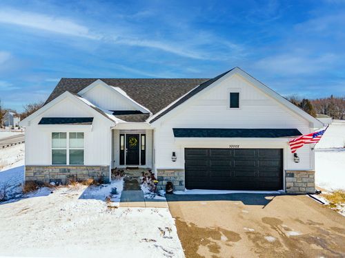 10002 Woodland Dr, Hebron, IL, 60034-9200 | Card Image