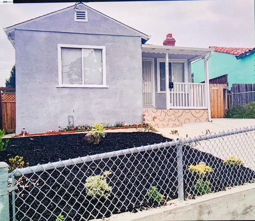 2421 96th Ave, Oakland, CA, 94603-1911 | Card Image