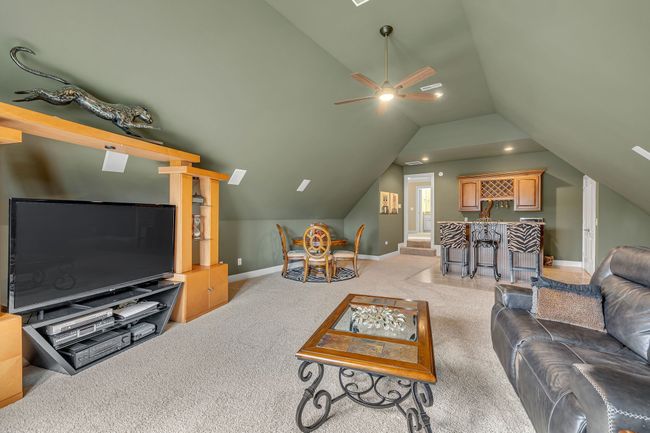 Bonus Room: The perfect place to play games, watch TV, or catch a quick nap! | Image 39