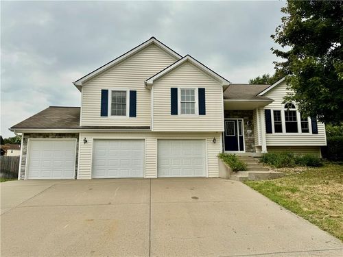 542 Creekside Ct, Lansing, KS, 66043-1390 | Card Image
