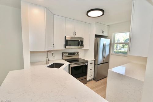 268-268 Banyan Blvd, NAPLES, FL, 34102 | Card Image