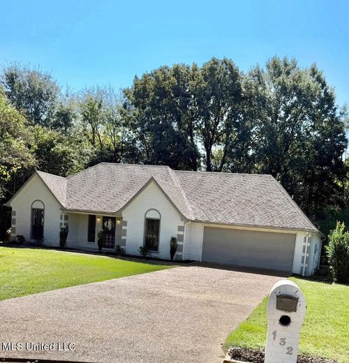 132 Keestone Dr, Senatobia, MS, 38668-2900 | Card Image