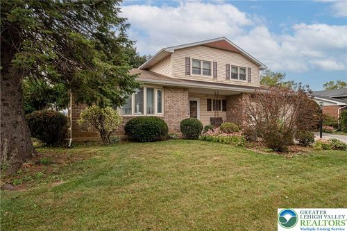403 Circle Dr, Catasauqua, PA, 18032-1415 | Card Image