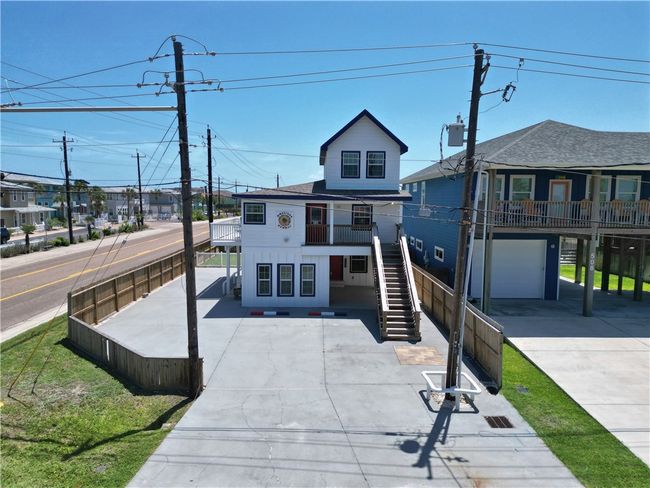 514 Royal Palm Dr, House other with 3 bedrooms, 3 bathrooms and 4 parking in Port Aransas TX | Image 4