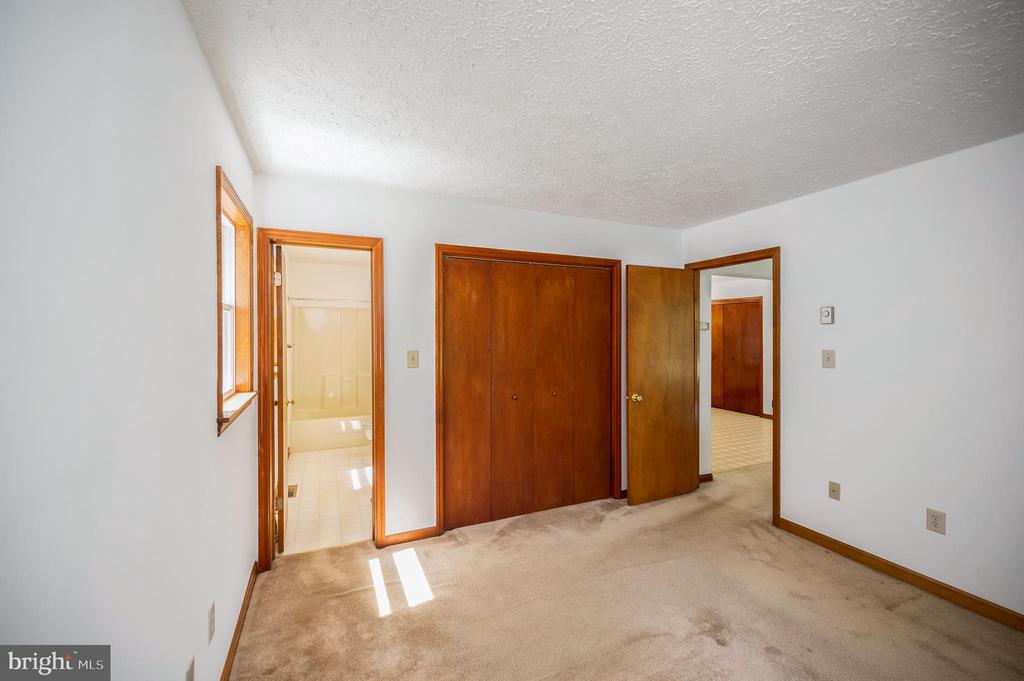 Residential in LOCUST GROVE 5