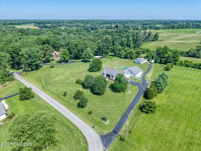 1036 Circle Dr, House other with 3 bedrooms, 2 bathrooms and null parking in Jamestown TN | Image 45