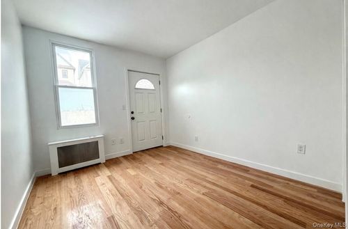 6734 52nd Ave, Maspeth, NY, 11378-1404 | Card Image