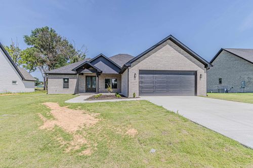 1401 S 31st 1/2 St, Paragould, AR, 72450-2162 | Card Image