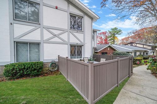 320 Woodland Ct, Coram, NY, 11727-3619 | Card Image