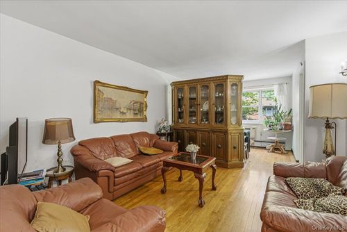 2b-99-10 60th Ave, Corona, NY, 11368-4426 | Card Image
