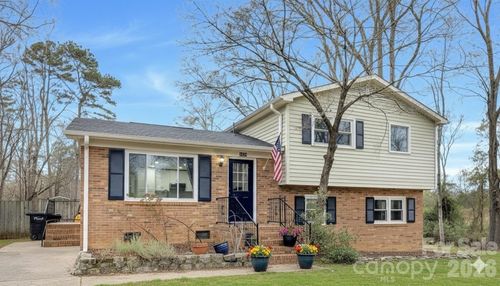 1825 Winfield Dr, Monroe, NC, 28110-8558 | Card Image