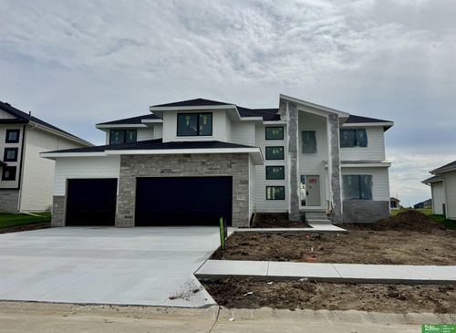 5717 N 197th Ave, Elkhorn, NE, 68022-6592 | Card Image