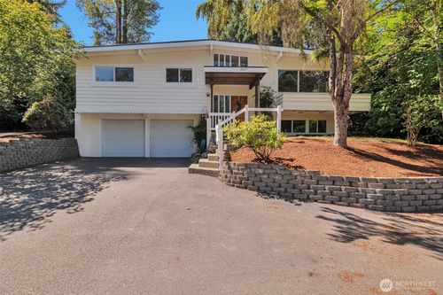 14627 Se Newport Way, Bellevue, WA, 98006 | Card Image