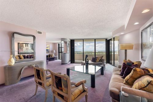 ph9-1000 Quayside Ter, Miami, FL, 33138-2243 | Card Image