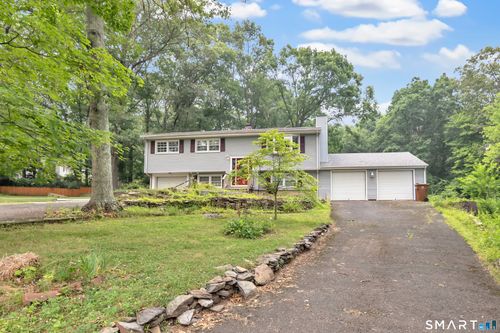 19 Meadowlark Dr, Shelton, CT, 06484-3532 | Card Image
