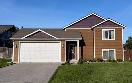 215 Jackson Peak Dr, Kalispell, MT, 59901-8521 | Card Image