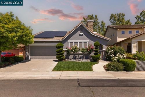 605 Laugenour Dr, Woodland, CA, 95776-5117 | Card Image