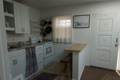 unit-5-12 E Tiana Rd, Hampton Bays, NY, 11946-2436 | Card Image