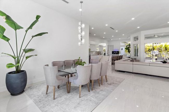 3847 Crestwood Cir, House other with 4 bedrooms, 4 bathrooms and null parking in Weston FL | Image 6